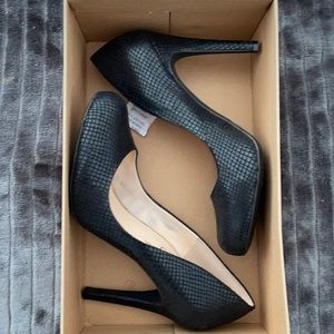 Jessica Simpson black heels.